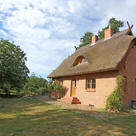 Ferienhaus In Alleinlage Krukow 10501 *