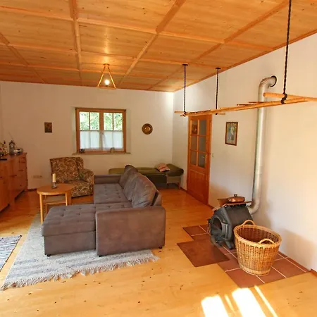 Ferienhaus In Alleinlage Krukow 10501 * Mallin