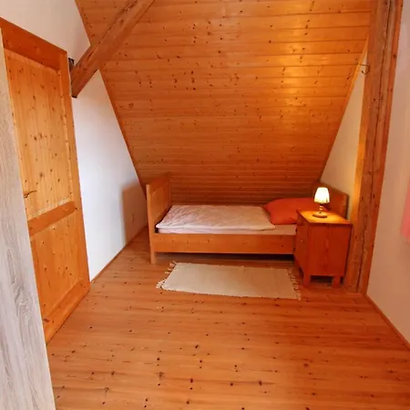 Ferienhaus In Alleinlage Krukow 10501 * Mallin